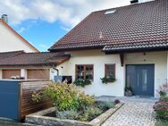 Zeitgemäßes Wohnen in bester Lage: Doppelhaushälfte mit vielen Highlights - Schömberg (Regierungsbezirk Karlsruhe)