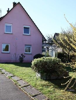 RESERVIERT - Einfamilienhaus zentrumsnah und doch ruhig, großer Garten , Objekt mit Potential! - Oberderdingen