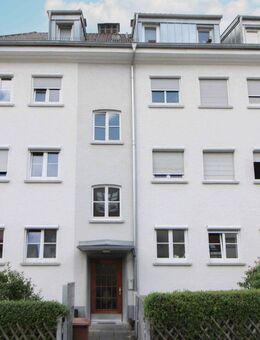 Gestaltbare Dachgeschosswohnung mit Carport in Citylage - Stuttgart