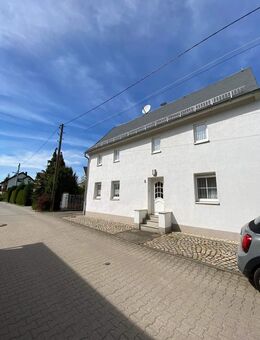 Großes Grundstück mit Einfamililenhaus - sanierungsbedürftig in Steinpleis zu verkaufen - Werdau