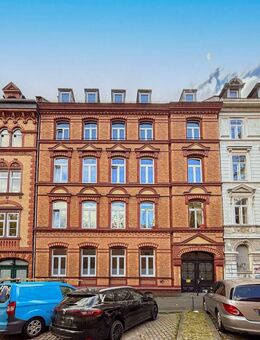 Über den Dächern von Wiesbaden - Stilvoll sanierte 4-Zimmer-Altbauwohnung! Dachmansarde als Zugabe! - Wiesbaden