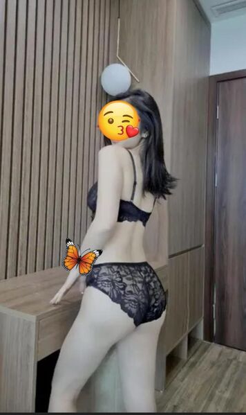 Neu in Stadt LiNN 23 J. Sexy Asiatin liebt anal süß und lieb *