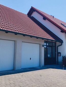 Einfamilienhaus mit Doppelgarage und 1100qm Grund inkl. 4,9 KW PV-Anlage - Solnhofen