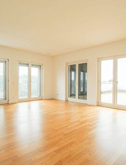 Penthousewohnung mit großer Dachterrasse, 4 Zimmern und 2 Bädern - Frankfurt (Main)