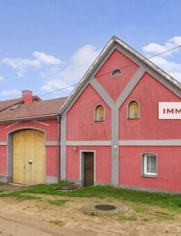 IMMOBERLIN.DE - Fantastischer Vierseithof mit gepflegtem Wohnhaus in ländlicher Lage zwischen Wald und See - Nuthe-Urstromtal