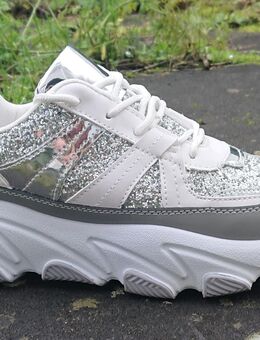 Gr. 41, sexy gym Fitness Sneakers mit LACK + GLITZER, weiß-silber - Bruchköbel