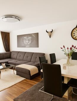 Helle 3-Zimmer-Wohnung, 80 m², Sonnenbalkon mit Parkblick, Aufzug & Garage optional - Sankt Augustin