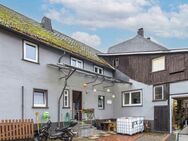 Viele Möglichkeiten: Einfamilienhaus mit Garten und Scheune in Steinbrücken - Dietzhölztal