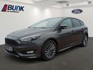 Ford Focus ST-Line 1.0L / Winterpaket / 2-Zonen Klima - Völklingen