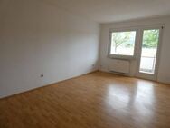 Im Erdgeschoss gelegene 4-Raumwohnung mit Balkon und Stellplatz - Hörselberg-Hainich