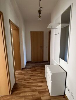 vollständig möblierte 2 Raum Etagenwohnung mit Tageslichtbad - Görlitz