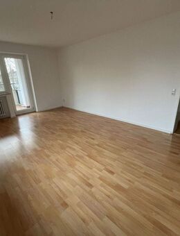 2-Zimmer-Wohnung - Balkon - Erdgeschoss - sofort verfügbar - Selb