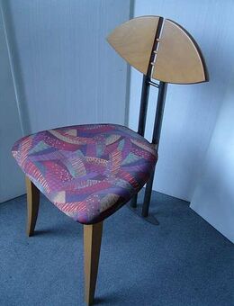 Designer-Dreiecks-Holz-Polster-Stuhl, neue Ausstellungs-Stühle, 4-Stck.-Angebot komplett - Simbach (Inn) Zentrum