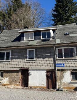 schönes Grundstück mit abrisswürdigem Gebäudebestand in toller Lage von Schmiedefeld am Rennsteig - Suhl