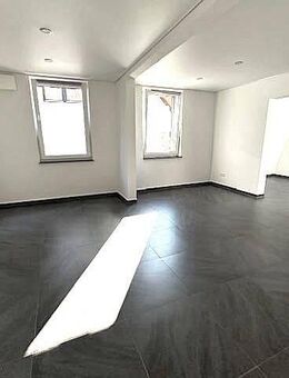 Große 4,5 Zimmerwohnung im Herzen von Schömberg - Schömberg (Regierungsbezirk Karlsruhe)