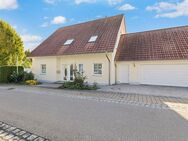 Attraktives Einfamilienhaus mit Doppelgarage in Oettingen! - Oettingen (Bayern)