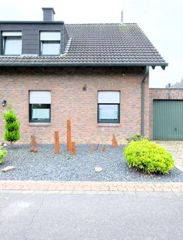 Große Doppelhaushälfte mit Garage in ruhiger Lage - Goch