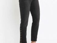 Damen Jeans von Maloo Mode mit seitlicher Verzierung,schwarz Gr.20,Neuware - Reinheim