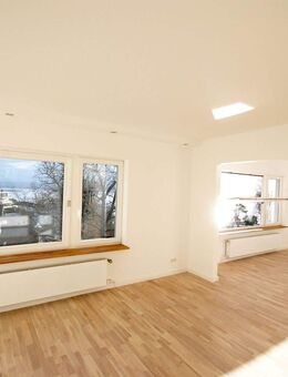 Freistehende Villa mit Elbblick in Blankenese - Hamburg