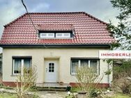 IMMOBERLIN.DE - Wohlfühllage! Kleines Landhaus mit großer Gartenidylle - Falkensee