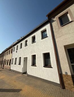 Großzügiges 8-Zimmer EFH mit kleinem Hinterhof im schönen Mittweida - Mittweida