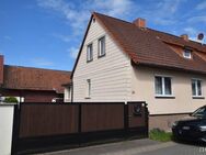 Kleines Einfamilienhaus (DHH) mit 2 Garagen und schönem Grundstück in Mackenrode - Hohenstein (Thüringen)
