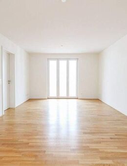 Lichtdurchflutete Etagenwohnung mit sonnigem Balkon und moderner Markenküche in zentraler Lage - Frankfurt (Main)