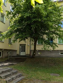 Ideal für Single oder Paare! Bad mit Wanne // Großes Wohnzimmer // Nähe Stadtwald! - Gera