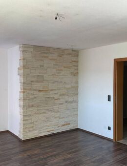 2,5-Zimmer-Wohnung mit Balkon und Carport in Gleußen - Itzgrund