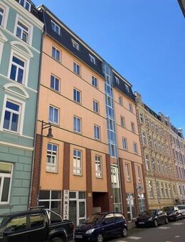 Neuwertige 3-4 Raum-Eigentumswohnung in der Schweriner Innenstadt mit Fahrstuhl, Balkon u. Parkplatz - Schwerin