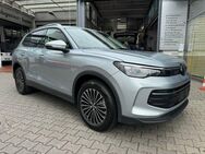 VW Tiguan, 2.0 TDI Life 142KW 193PS Life, Jahr 2024 - Frankfurt (Main)