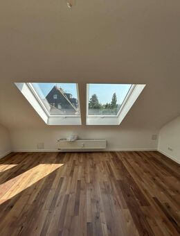 Top! Frisch modernisierte Dachgeschosswohnung im Norden - Hilden