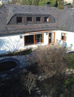 Villa mit großem Grundstück in toller Hanglage! - Sulzbach-Rosenberg