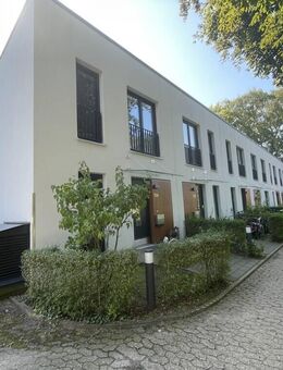 gut verwaltete Wohnanlage - 10 Min. zur Alster - 24 WE - 5 Gewerbe - Tiefgarage - Fernwärme - Hamburg