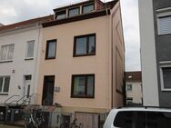 Vermietetes Reihenendhaus mit 2 Wohnungen und Garage in der Neustadt - Bremen