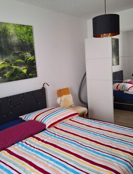Neuer Schlafzimmerschrank in weiß, Breite ca, 220cm - Braunschweig