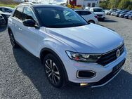 VW T-Roc, 1.5 TSI UNITED PDCvo hi FRONT LANE ELEKTR, Jahr 2020 - Boxberg (Baden-Württemberg)