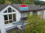 ++ KRAG Immobilien ++ Sonnig mit Aussicht ++ mit Wohnrecht bei einer Wohnung ++ Garten | Terrassen - Dautphetal