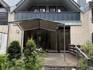 Modernisiertes Reihenmittelhaus mit Garten, Kamin und Garage in ruhiger Lage Burgwedels - Burgwedel