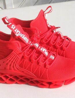 Stylischer Casual Sneaker - Springblade-Style - Kassel Nord-Holland
