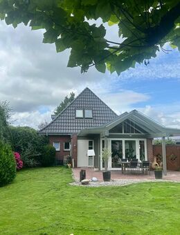 STILVOLLES ZUHAUSE MIT PHOTOVOLTAIK UND PARKGARTEN - Westerstede