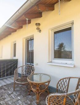 Schönes Reihenhaus mit Stellplatz in Sachsenbrunn! - Sachsenbrunn