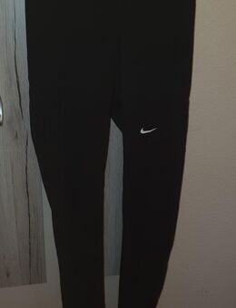 Schwarze Highwaist Sport Leggings von Nike Pro Größe S(36-38) - Darmstadt