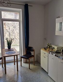 2-Raum-Wohnung mit großer Terrasse, Einbauküche, möbliert und ausgestattet, stufenloser Zugang, separater Eingang, Sicherheitstür - Fürstenwalde (Spree)