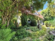**Idyllisch eingebettetes Einfamilienhaus in bester zentraler Wohnlage** - Remshalden