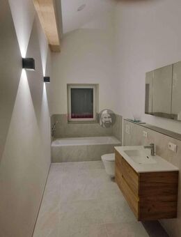 Dachgeschosswohnung Ideal für Paare oder Singles! Dachterrasse, Perfektes Homeoffice / Ruhige Lage - Amberg (Regierungsbezirk Schwaben)