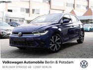 VW Polo, 1.0 l TSI R-Line, Jahr 2022 - Berlin