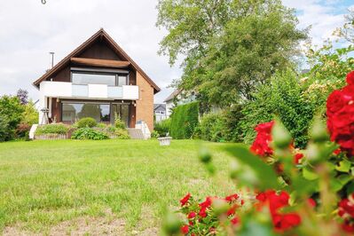 Preisreduzierung! Großzügiges Ein- bis Zweifamilienhaus mit schönem Garten im begehrten Volkmarode