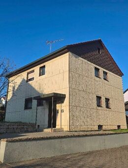 "2-Familienhaus in guter Lage von Herrenberg, mit schönem Garten - Ideal für Handwerker und Bastler" - Herrenberg