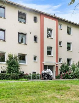 Bremen- Gartenstadt Süd: Sanierungsbedürftige 2-Zimmer-Wohnung mit Balkon und Blick ins Grüne! - Bremen